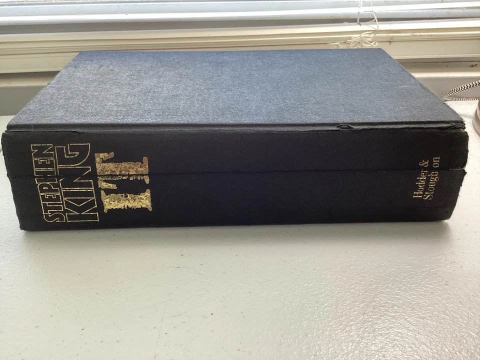 Stephen King It 1st Edition UK Printing Hodder & Stoughton 1986 First Printing - Image 4 of 4