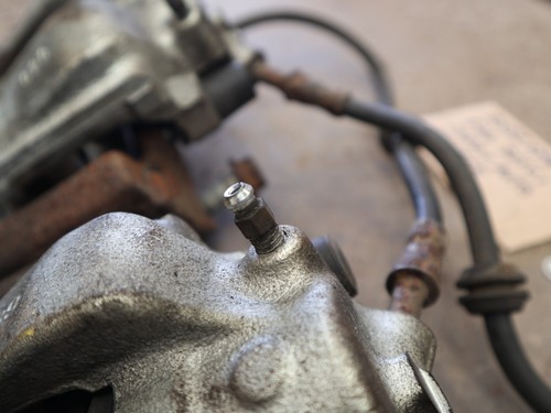 PAIR BMW E46 325ci 328ci Vented FRONT Brake Carriers & Calipers 300mm - Picture 5 of 17