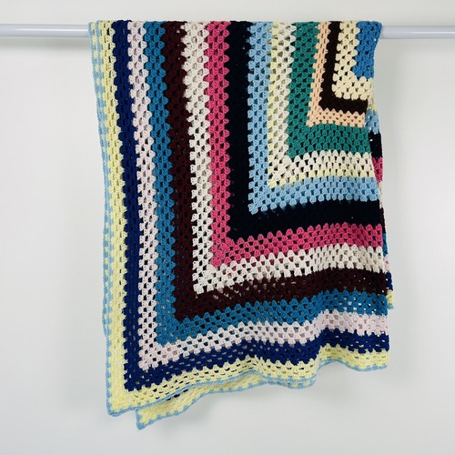 Crochet blanket Throw Granny Squares Handmade Large 64” X 64” Rainbow 60s 70s - Picture 4 of 24