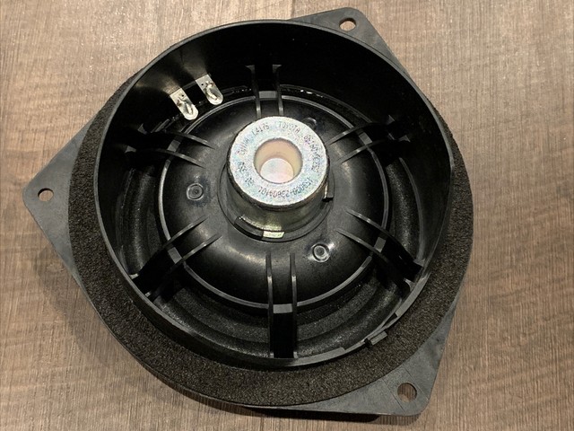 2014 Toyota Tundra Double CAB Passenger Rear Door Speakers OEM 35 Watts