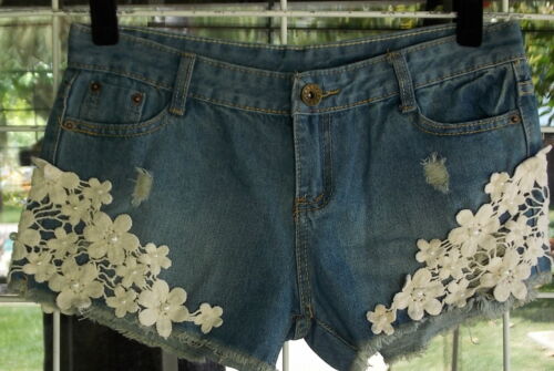 Cute Flowers & Pearls Distressed Blue Jean Denim Shorts Sz. 9 32" Waist