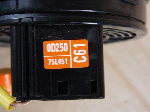 Toyota Yaris III anillo volante muelle ángel 75L451 89245-0D020 - Imagen 3 de 3