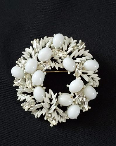 Vtg Crown White Enamel Lucite Beads Crystal Rhinestones Wreath Brooch