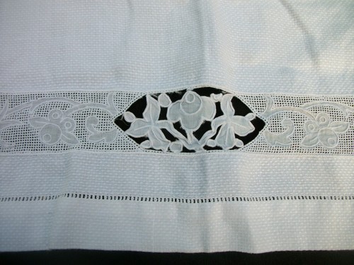 Vintage Kitchen Towel 15" X 21" White w Cutwork & Needlework TW271 - Picture 1 of 6