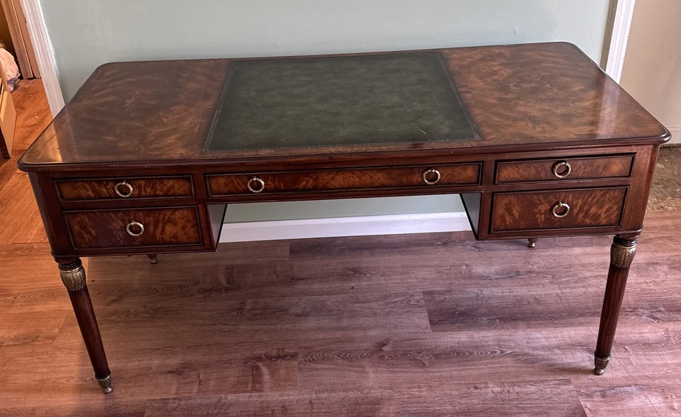 Mesa/escritorio Theodore Alexander Missive To A Friend Foto 2 de 4