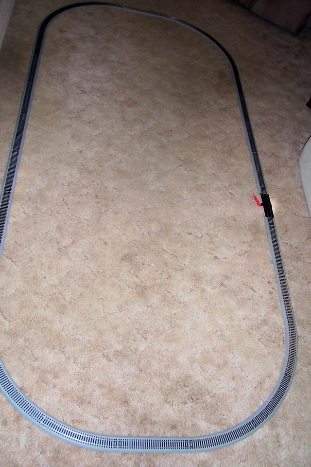 (112) BACHMANN HO SCALE, 48 X 100 HUGE!!! 18"R  EZ TRACK NICKEL SIL RAIL + BONUS - Image 2 of 3