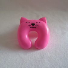 NUEVO Barbie Rosa Pasaporte Viaje Fashionista Muñeca Gatito Gato Viaje Cuello Almohada