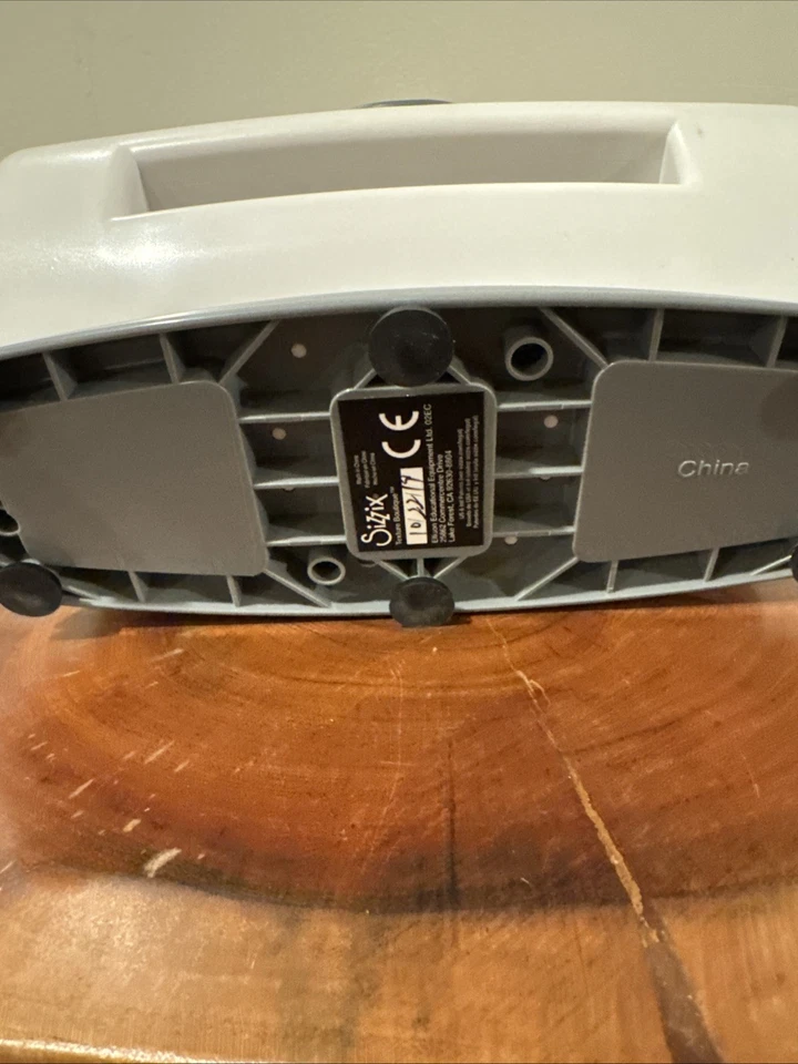 Máquinas de estampado sizzix, solo máquina Foto 4 de 4