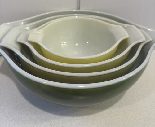 Vintage Pyrex Rührschüssel 4er Set verschachtelt Avocado Verde Cinderella 444 443 442 441 - Bild 1 von 14