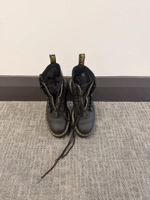 Dr. Martens Sinclair Max