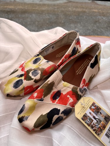 Toms New with Tags - Womens Multi colored - 7.5