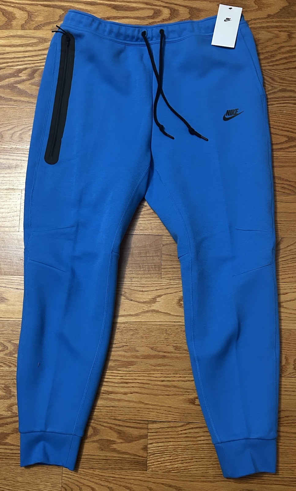 Foto 1 di 8