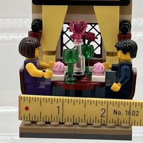 LEGO 40120 Valentines Day Dinner Seasonal set Unique Minifigures w/extras