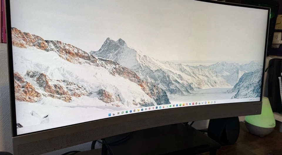 "Monitor curvo HP Envy 34"" - Ultrawide, 3440x1440, Bang & Olufsen Audio" Foto 3 de 4