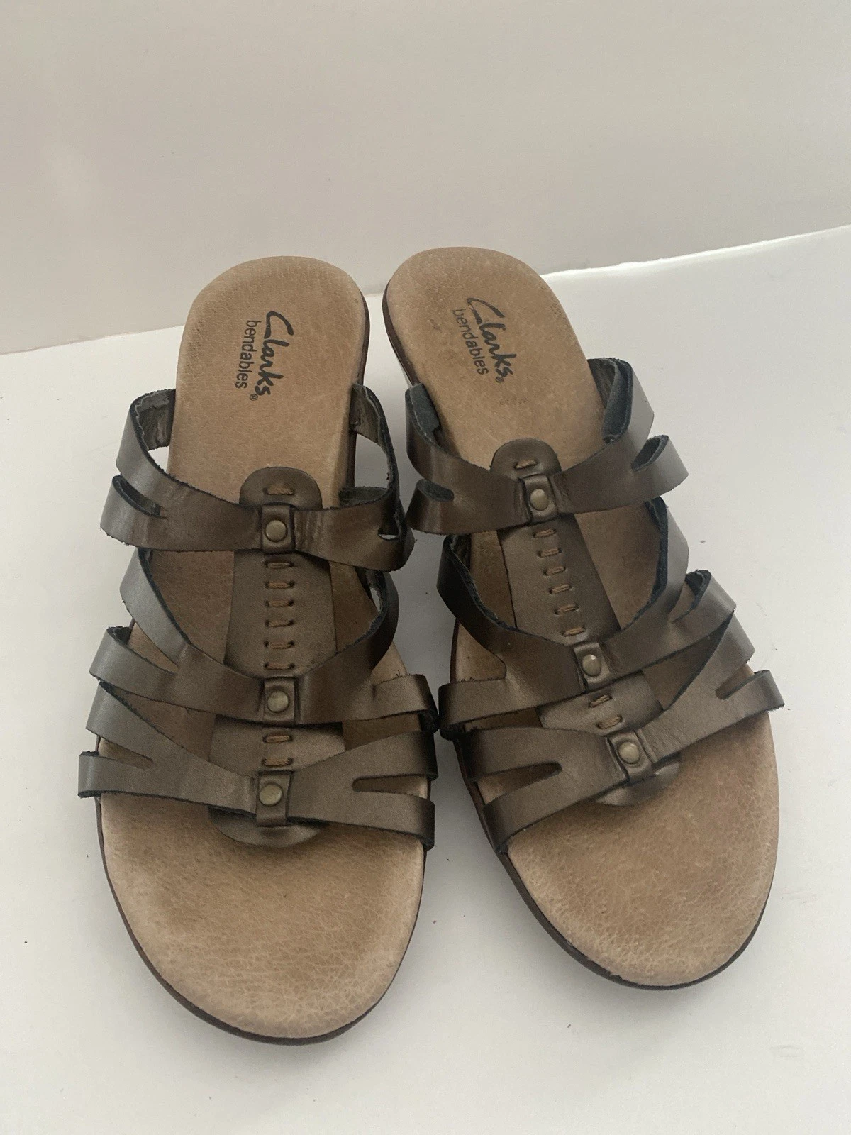 Scarpa sandalo Clarks Bendables bronzo pelle metallizzata tacco 7 5 M mulo