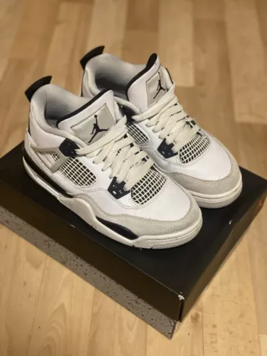 Nike Air Jordan 4 Retro Military Black White GS UK4 US 4.5 ( Oreo Black Red )