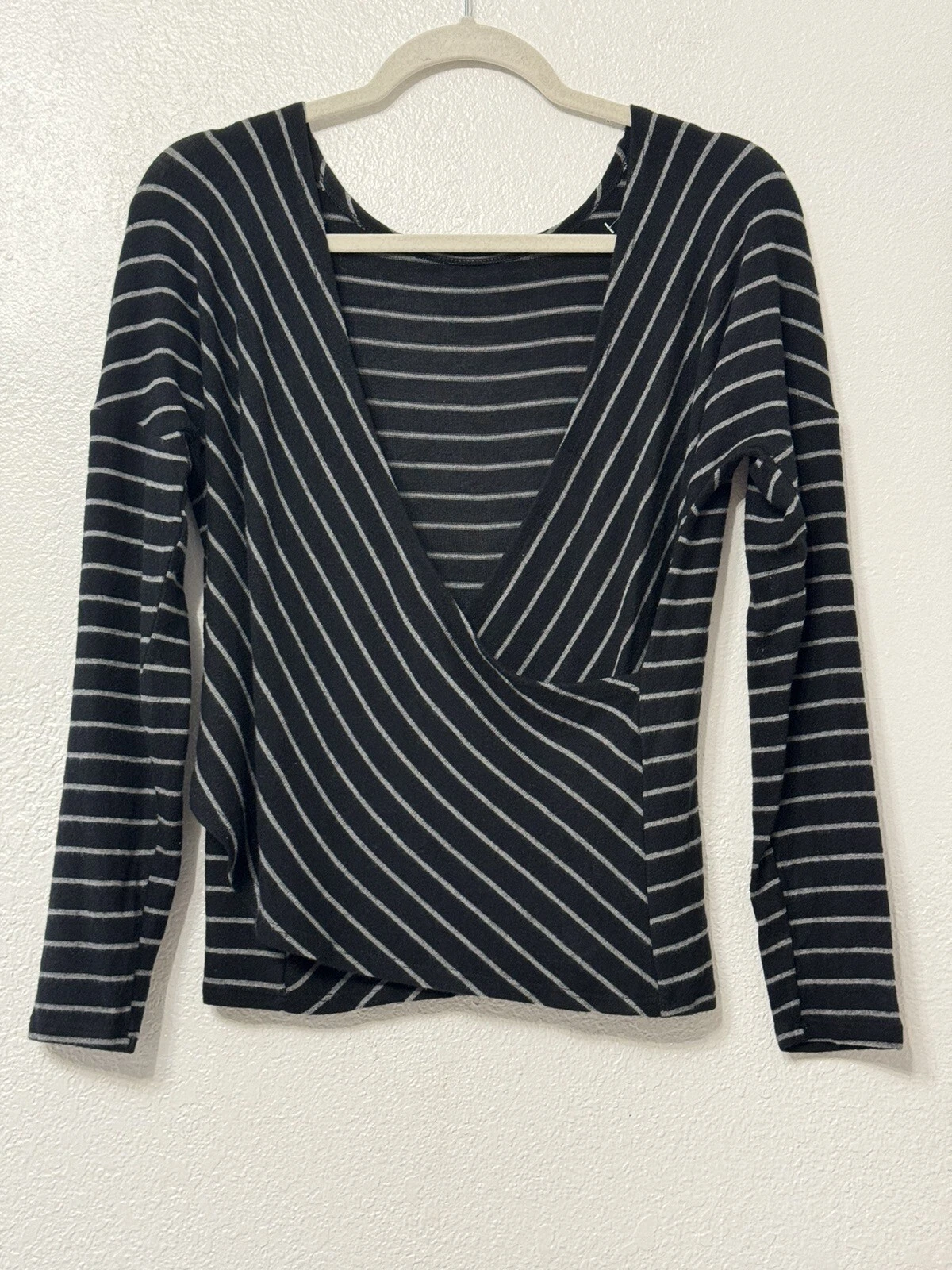 beyond-yoga crossbody back long sleeve soft stripes shirt