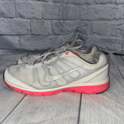 Nike women s training total core shoes white w/silver accents & pink soles sz 7