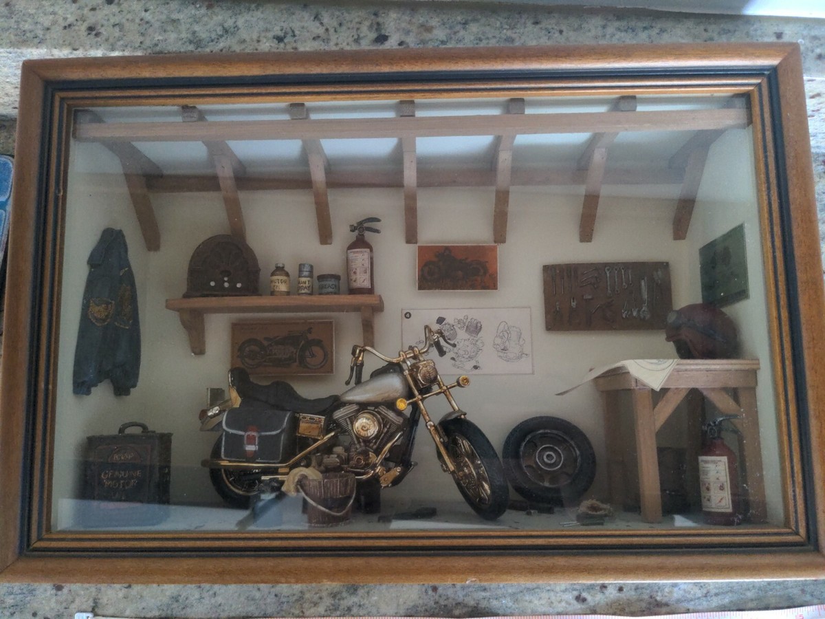 Motorcycle Garage Diorama. Great Colectibile. 14' long, 10 ' tall
