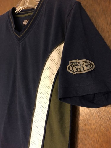 Boys size M 12 short sleeve v-neck Lee Pipes polyester cotton blend t-shi - Picture 2 of 4