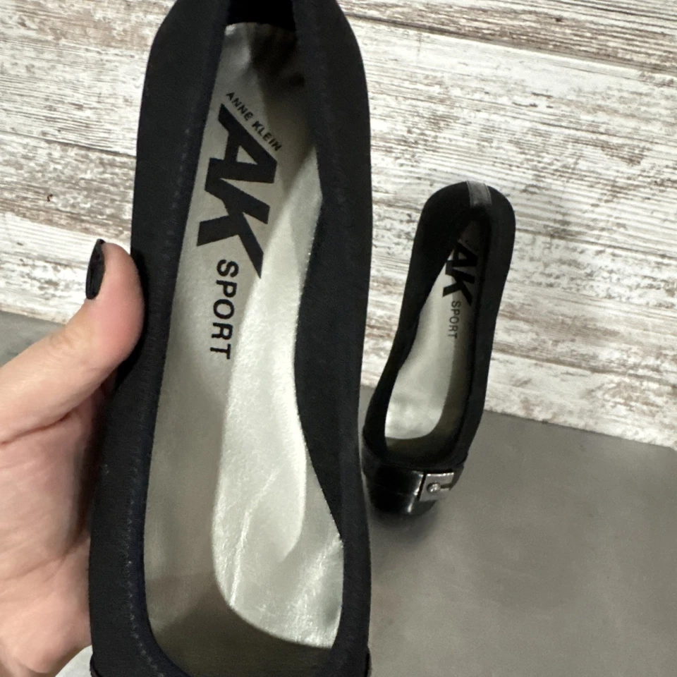 Sapatilhas Anne Klein esporte Ursula tamanho 8M tecido e couro envernizado - Imagem 3 de 4