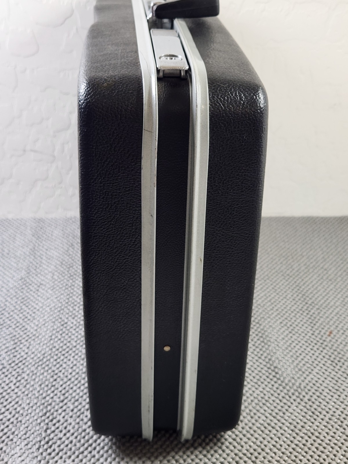 Samsonite Classic Black Hard Shell BriefCase 18x1… - image 4