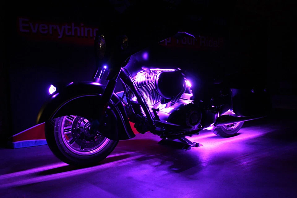 Kit de motor iluminado CUSTOM DYNAMICS para Indian Motorcycles CD-IND-TMWK1BM Foto 2 de 3