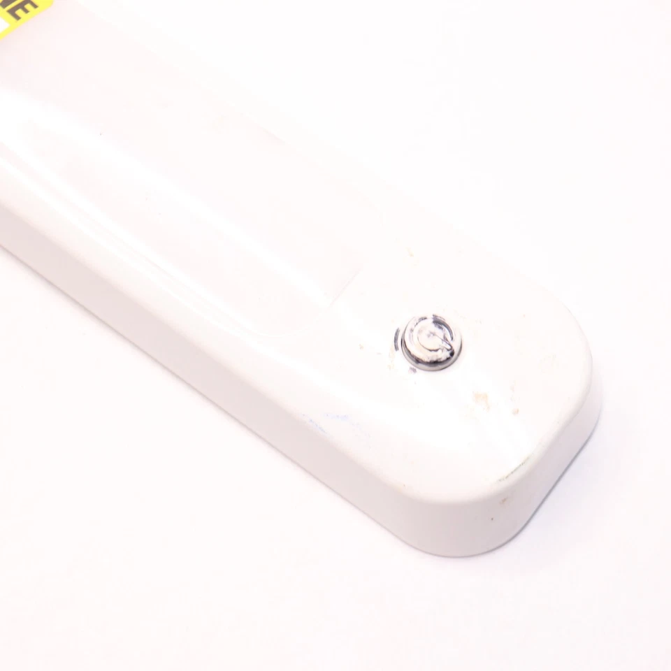 GE Under Cabinet LED Light Bar White 60W 120V 18" - Missing Back Plate - Image 2 of 4