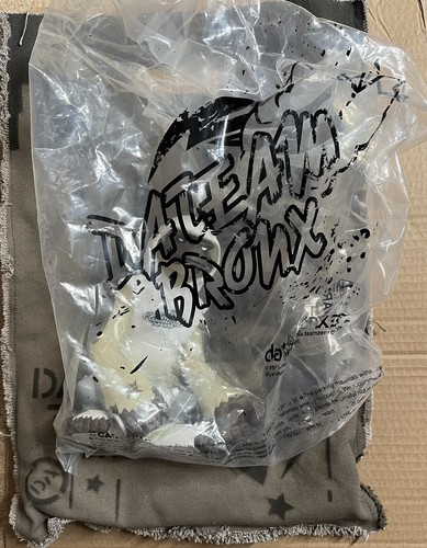 Neu Tim Tsui Da Team Bronx Da Ape Penny Glow In Dark Ver. Sehr seltenes Urban Vinyl - Bild 2 von 5