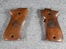 Beretta Model 82 85 87 Turkish Walnut Wood Grips Flat- Center Logo Beretta Model 82 85 87 Turkish Walnut Wood Grips Flat- Center Logo