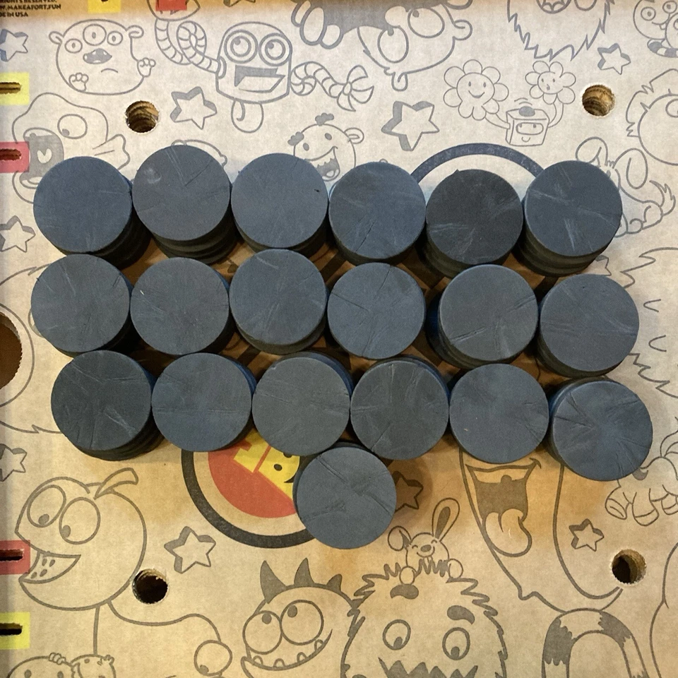 Make-A-Fort Build Kit Spare Parts 11 Panels 26 Yellow Braces 95 Black Connectors - Image 4 of 4