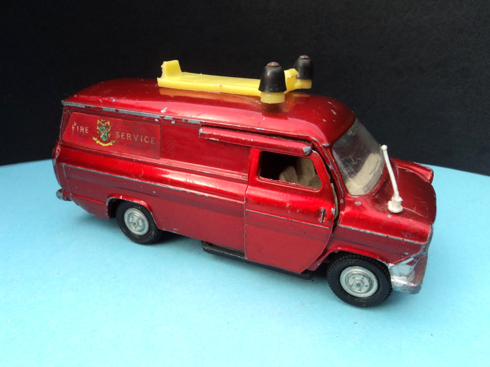 Dinky 286, Ford Transit Fire Appliance - Free Price Guide & Review