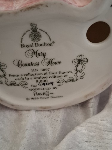 Royal Doulton Mary Countess Howe HN3007 - Picture 10 of 10
