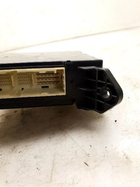 2010 TOYOTA SEQUOIA 4.6L CABIN FUSE BOX - Image 3 of 4