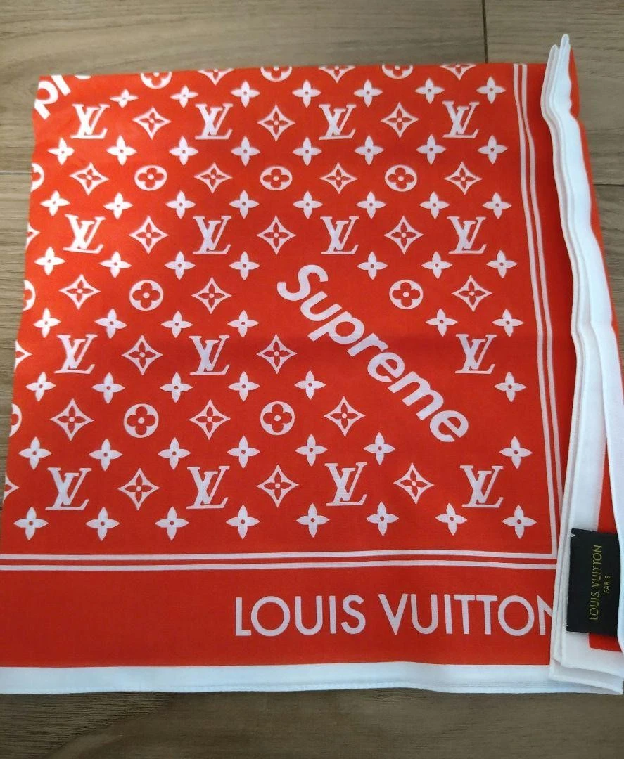 Foulard Louis Vuitton Suprême