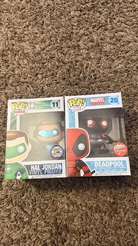 Deadpool 20 Black/Red Fugitive Toys Exclusive & Metallic Hal Jordan 11