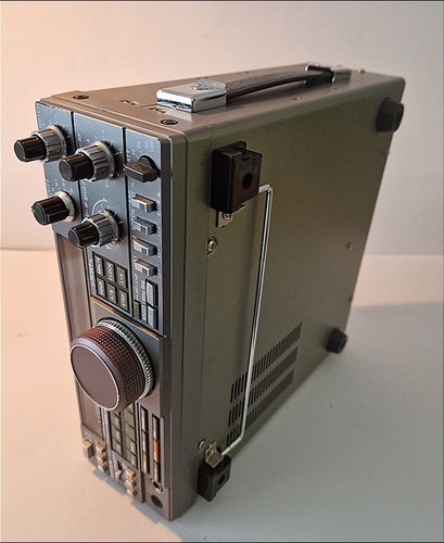 Kenwood R-5000 receiver with VC-20 and optional filters - Photo 8/8