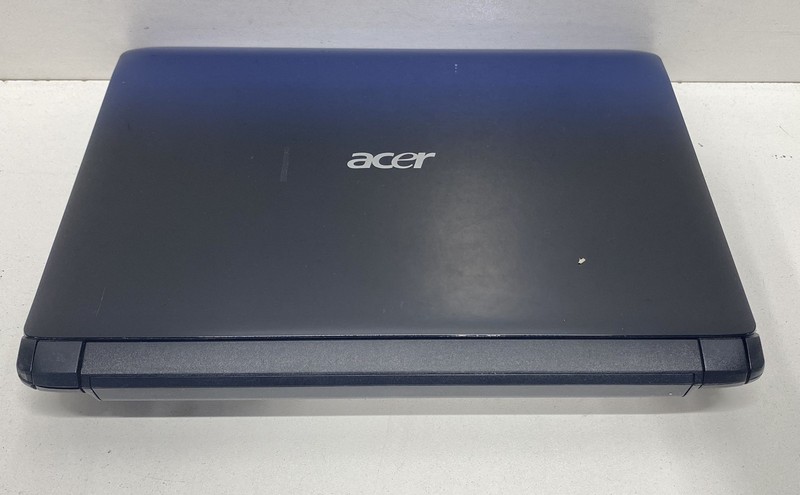 Acer Aspire One 532h-2588 - 10.1" Intel Atom Processor (No Hard Drive)