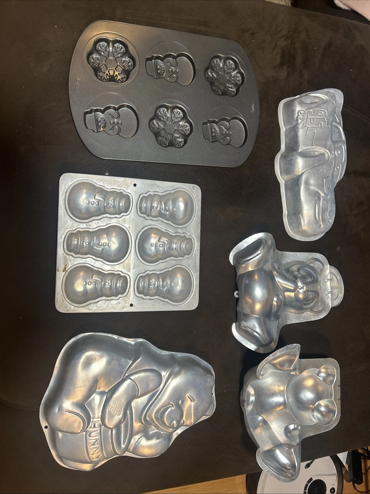 Lot 5 Vintage Cake Pan Muffin Pan Cookie Pan Lot 2 Disney teddy bear cookies