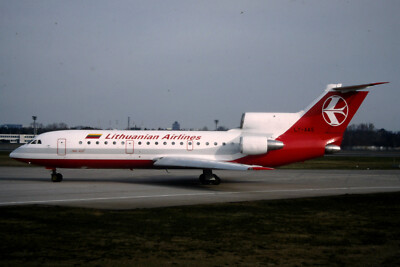 Dia LY-AAS Yakovlev Yak-42 Lithuanian Airlines 35mm gerahmt OP-M12-84