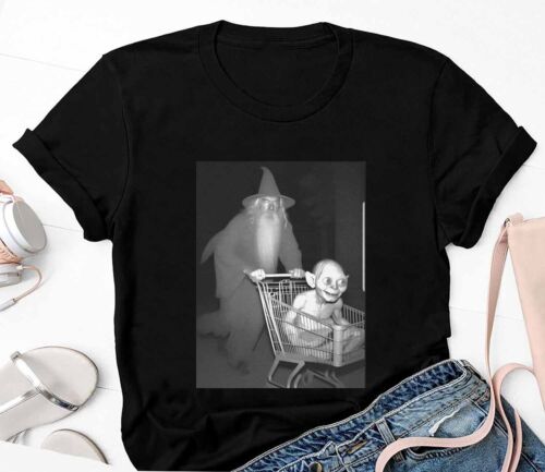Camiseta Gandalf Pushing Gollum en carrito de compras - Imagen 1 de 2
