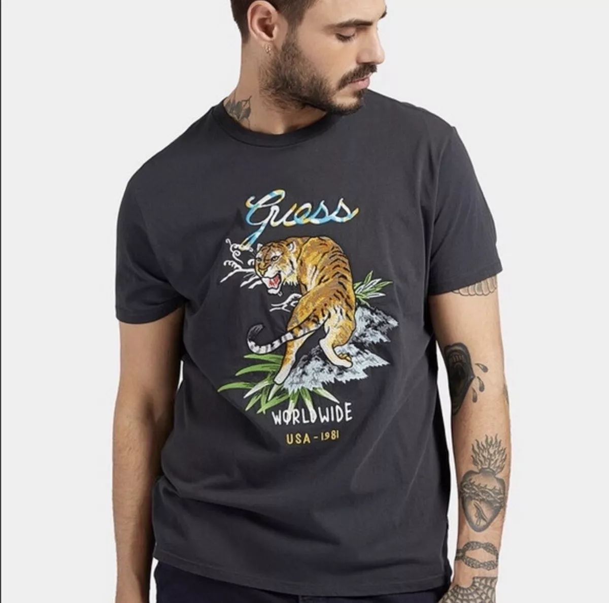 Guess Men’s Embroidered Tiger T-Shirt Short Sleeves Size M