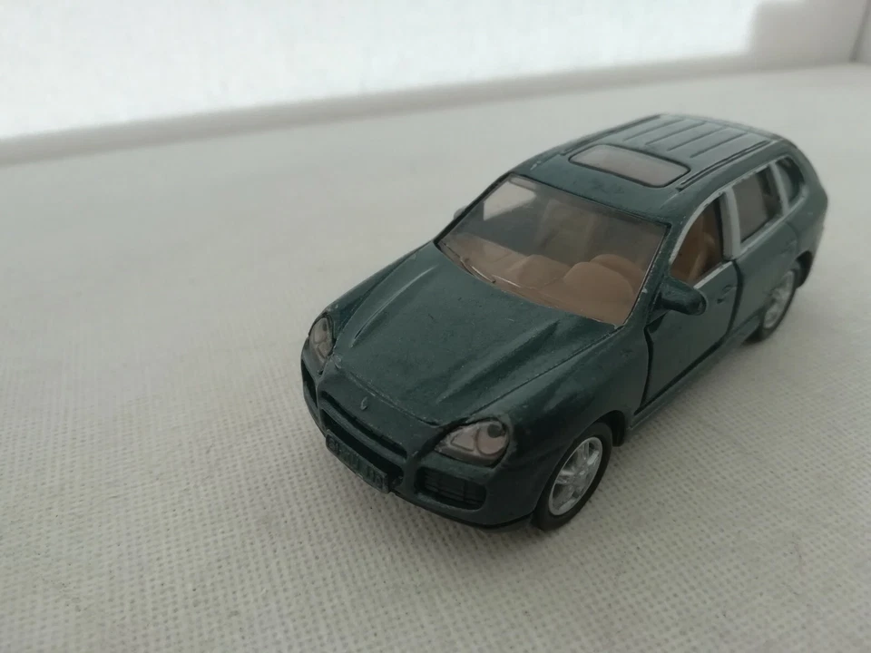 siku porsche cayenne turbo 1062 - Immagine 2 di 4