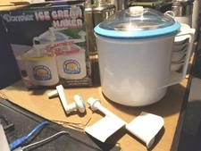 Donvier VTG Ice Cream Maker Chillfast 2 Pints Blue/white Hand Crank W/ Box Japan