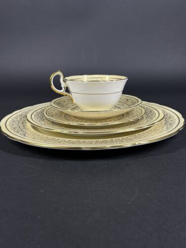 5 Piece Place Setting Hampshire Aynsley Gold With Floral Centers - Picture 3 of 17