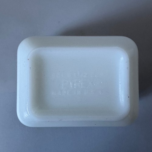Vintage PYREX Pink White Gooseberry 501 B 1½ Cup Refrigerator Dish Glass w/ Lid - Picture 10 of 14