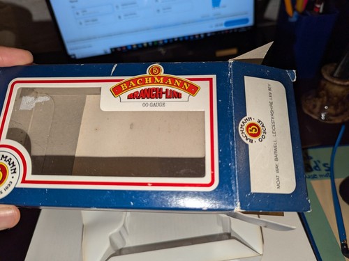 OO Gauge Bachmann Branch-line 33-601 12 Ton Ventilated Van BR Grey Railway Wagon - Picture 3 of 13
