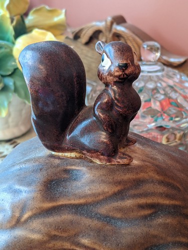 Vintage Arnels Ceramics Squirrel On A Walnut Date Of 1971 Brown Nut Bowl/ Dish