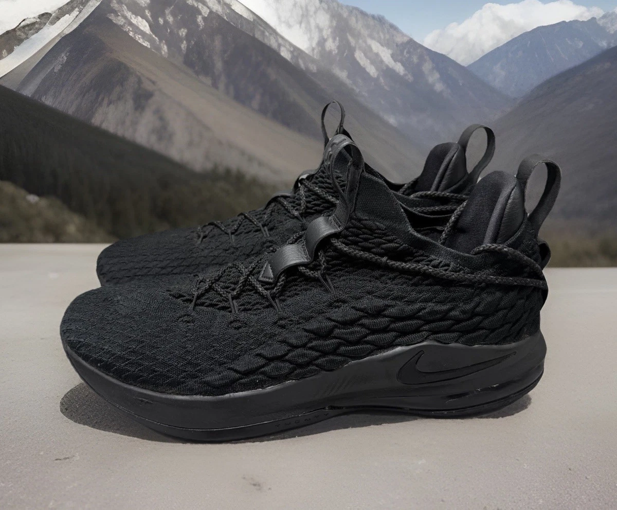 Preços baixos em Nike LeBron 15 Low Triple Black | eBay
