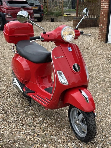 Piaggio Vespa LX 125
